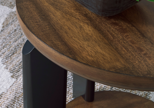 Kraeburn Round End Table - Image 4