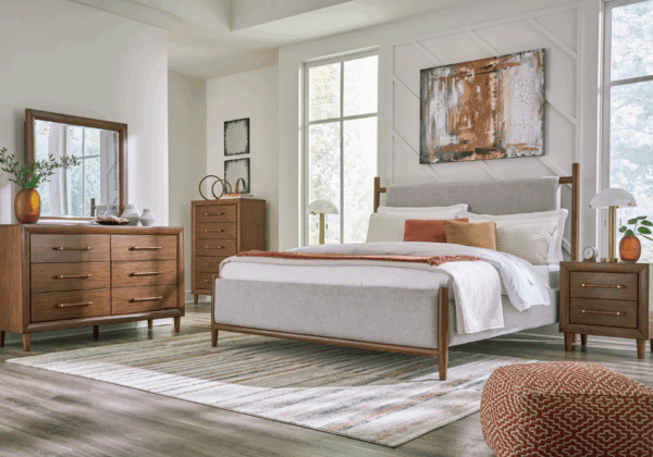Lyncott Queen 4-Piece Bedroom Set