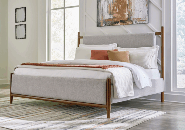 Lyncott Queen 4-Piece Bedroom Set - Image 5