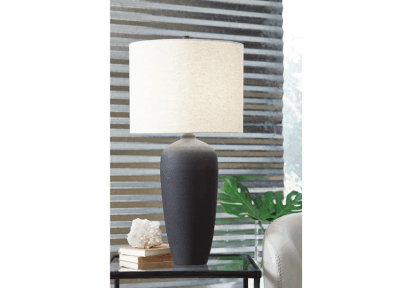 Ryenburg Black Metal Table Lamp - Image 3