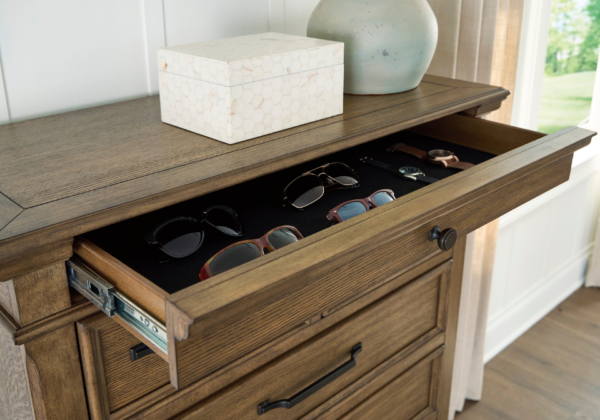 Kallarin Brown Seven Drawer Chest - Image 4
