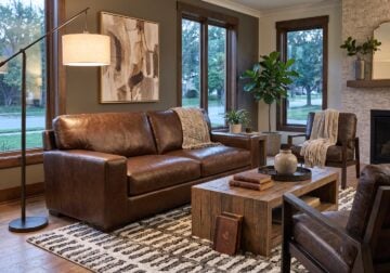Modena Chesnut Loveseat